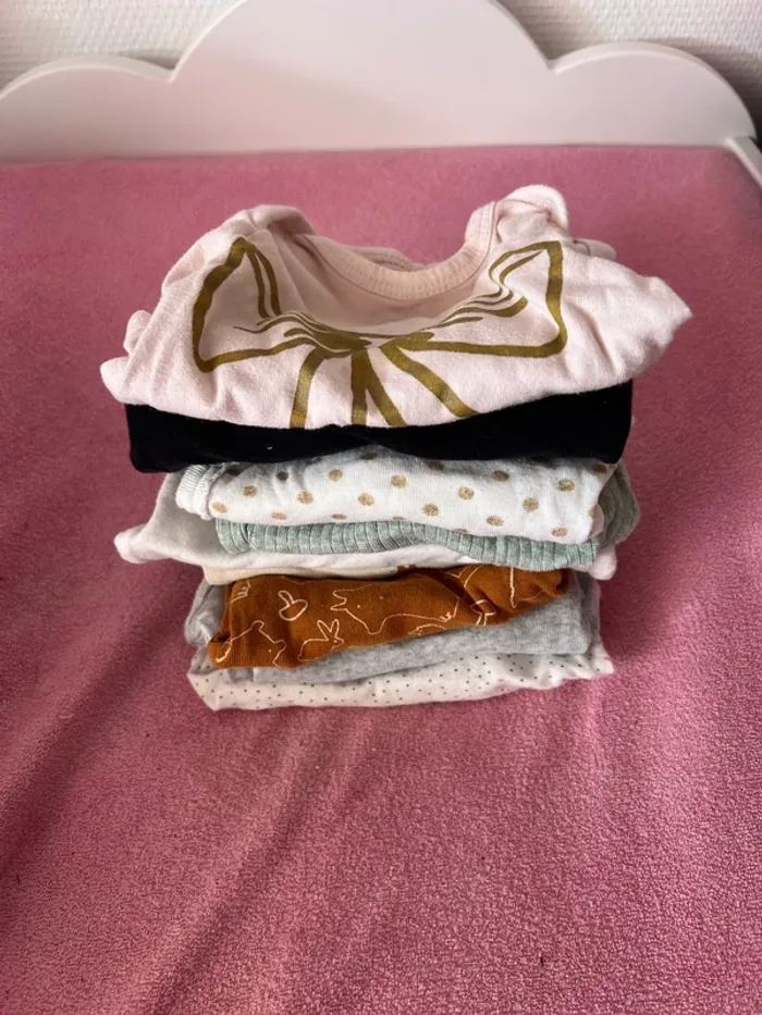 Lot de 9 bodys taille 1 mois
