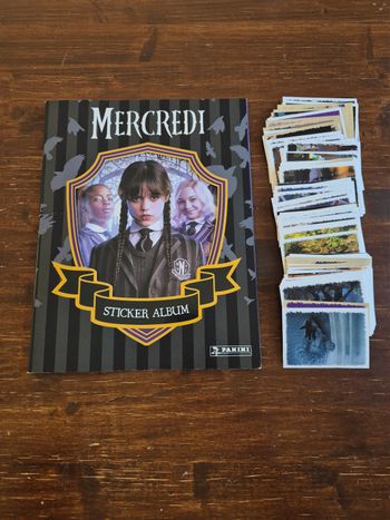 Lot panini album mercredi wednesday et 134 stickers images