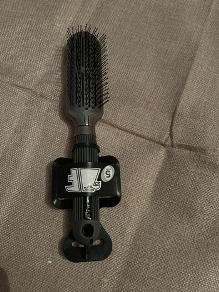 Brosse à cheveux - photo numéro 2