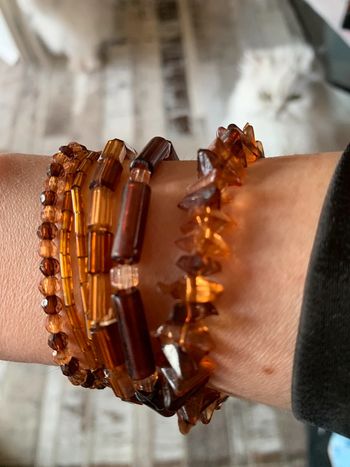 Lot de bracelets marrons ocre