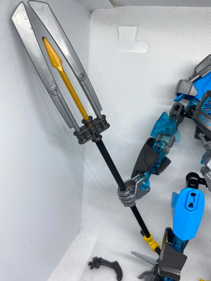 Lego bionicle masters 70786 Gali Master of Water. Il manque  3 pièces - photo numéro 3