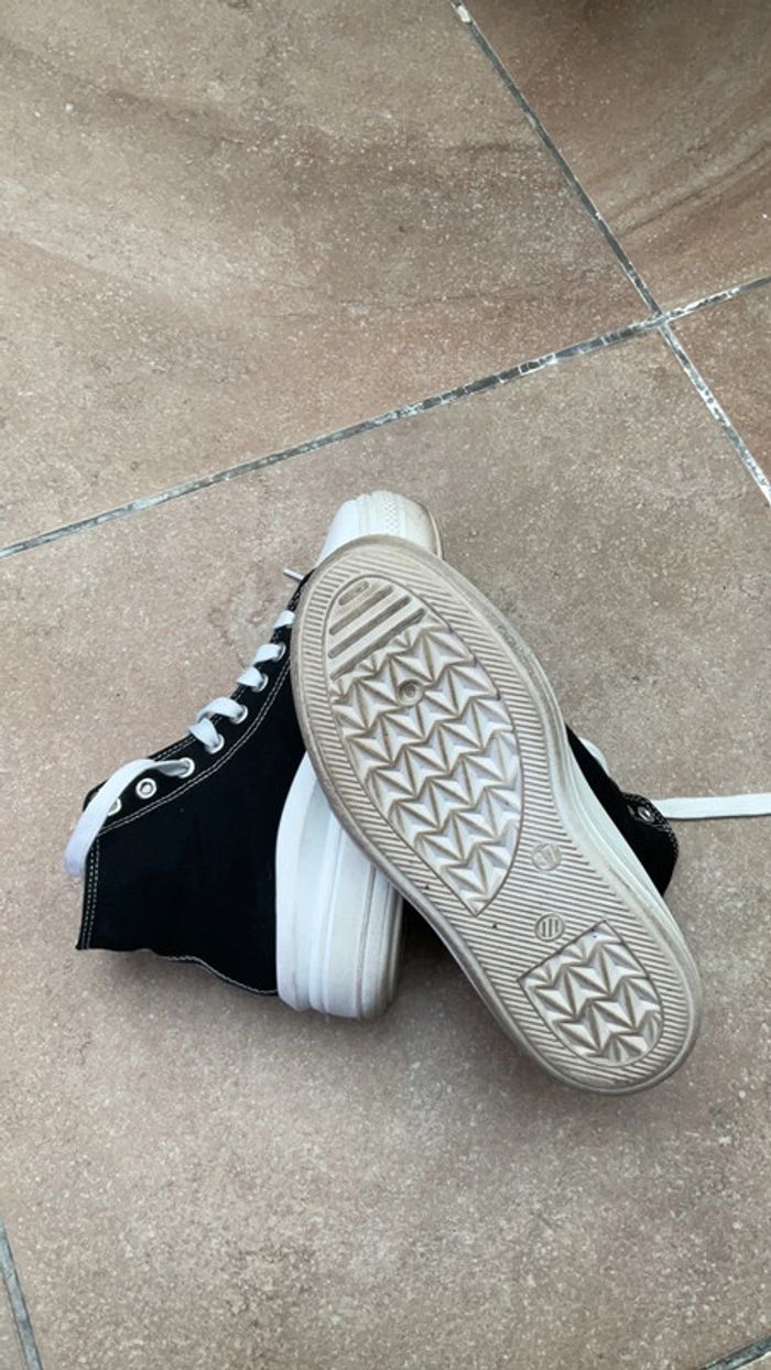 Baskets montantes noires et blanches 37 - photo numéro 3