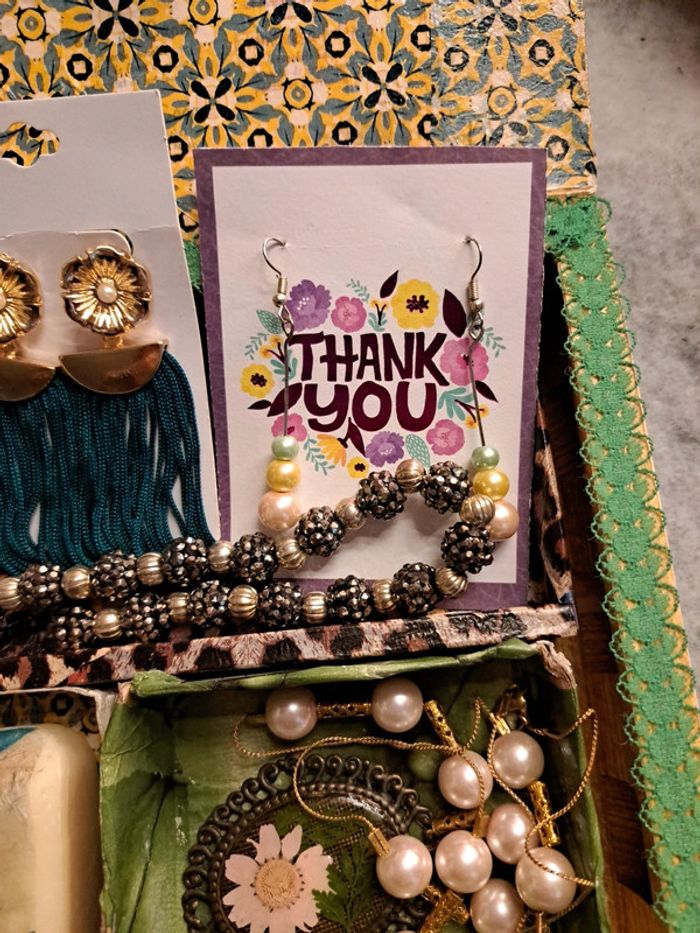 Boîte avec bijoux diverses multicolore - photo numéro 5