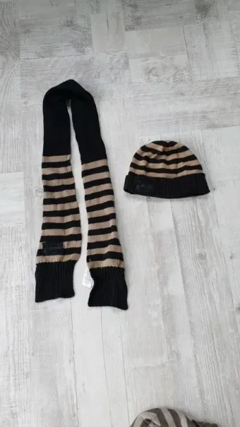 Ensemble bonnet et écharpe Bonnet taille 54/56