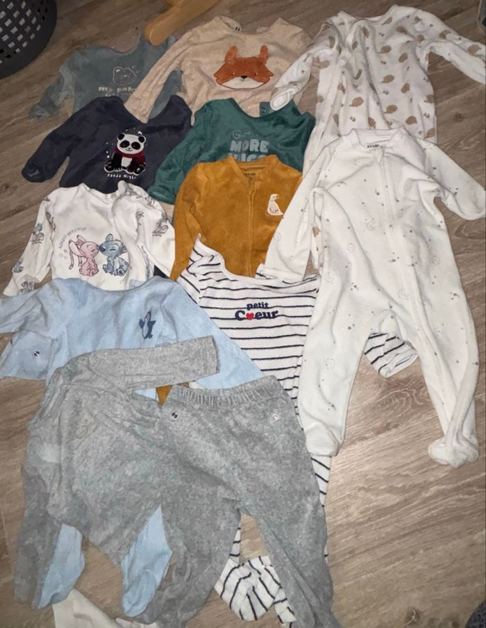 Lot de 11 pyjamas