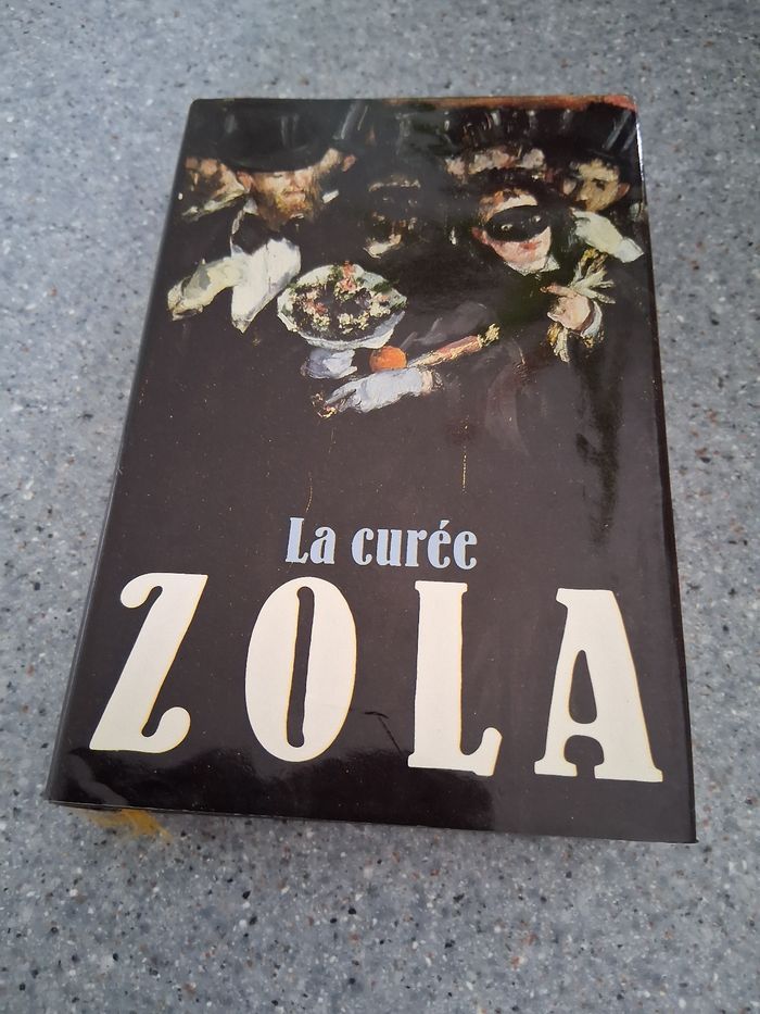 La curé " zola" - photo numéro 1