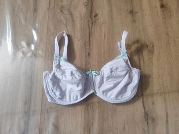Soutien-gorge PrimaDonna Rose Poudré avec Motifs Brodés - Taille 90F - Très Bon État