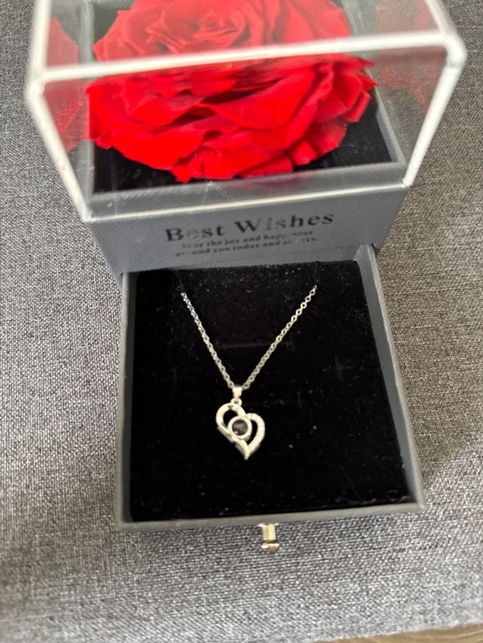 🌹💍 coffret véritable rose + collier cœur - très bon état - Allomn - photo numéro 3