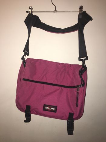99 - sac Eastpak Bordeaux et noir