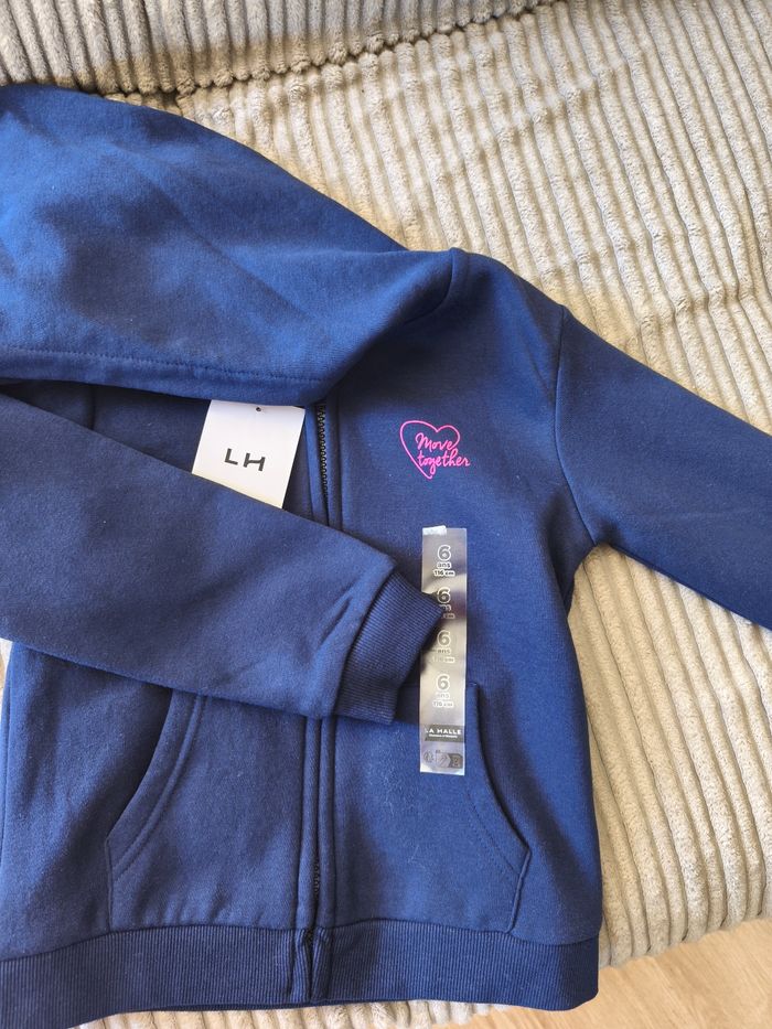 Veste à capuche neuve - photo numéro 2