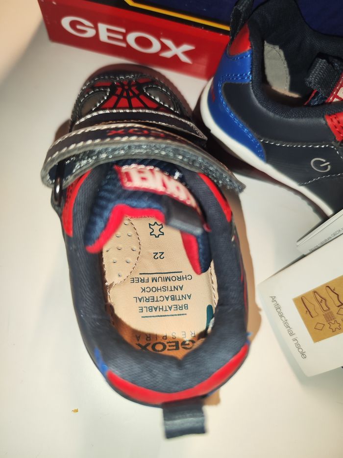 Baskets geox spider-man à lumières taille 22 neuf - photo numéro 4