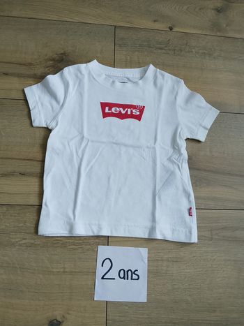 T-shirt manches courtes bébé garçon 2 ans Levi's authentique. 