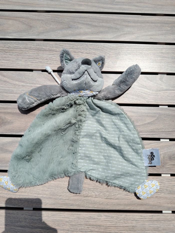Doudou loup babi age