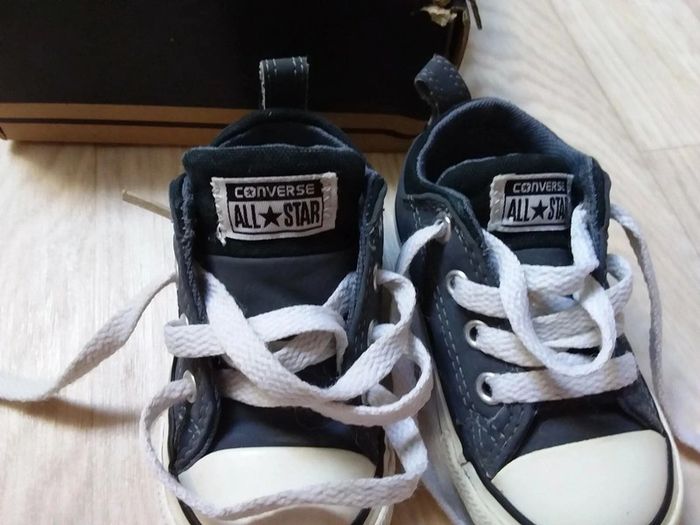 Converses en cuir lisse en très bon état - photo numéro 7