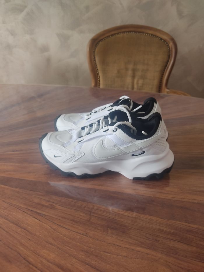 Baskets Nike TC 7900 - photo numéro 2