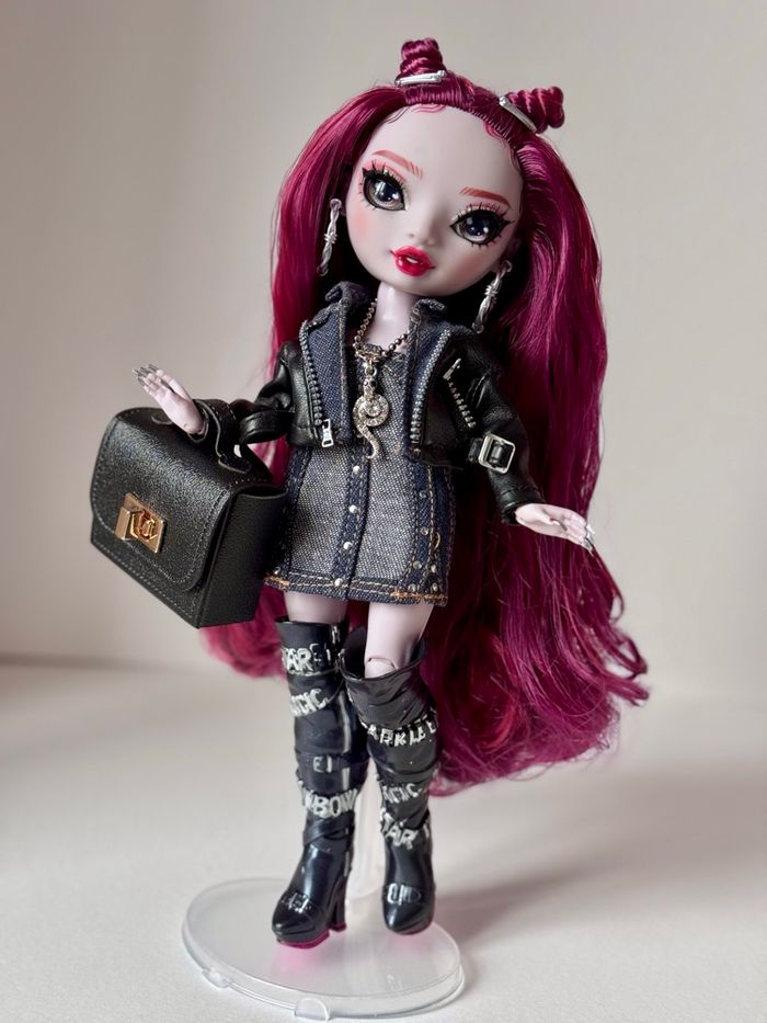 Scarlet shadow High Rainbow High - photo numéro 4