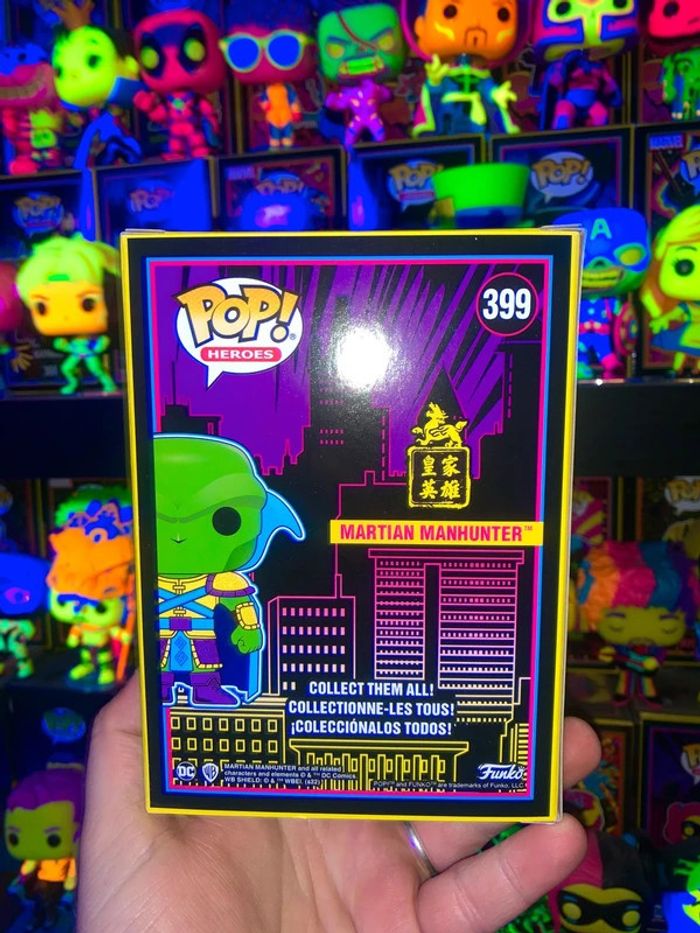 Funko Pop DC Imerial Palace Blacklight 399 Martian Manhunter - photo numéro 3