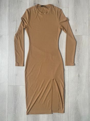 Robe longue côtelée fendue
