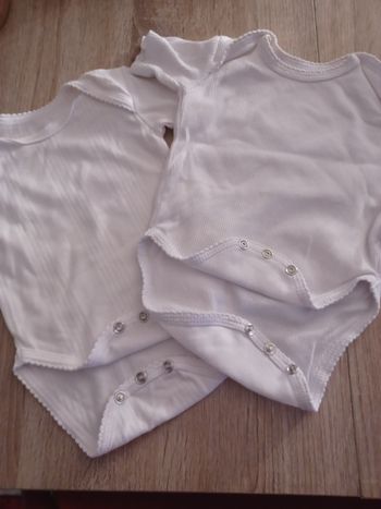 Lot 2 bodies 3 mois