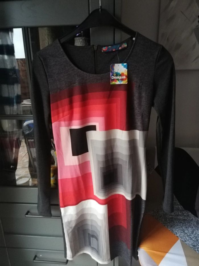 Robe desigual neuve 38