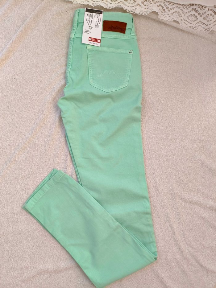 Jean neuf Mustang femme t:36 vert tendre - photo numéro 5