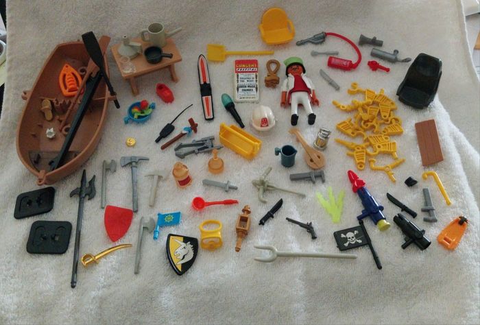 lot Playmobil diverses pièces accessoire vrac à trier