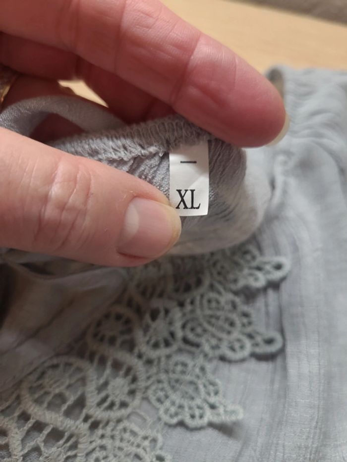 Haut broderies - photo numéro 6