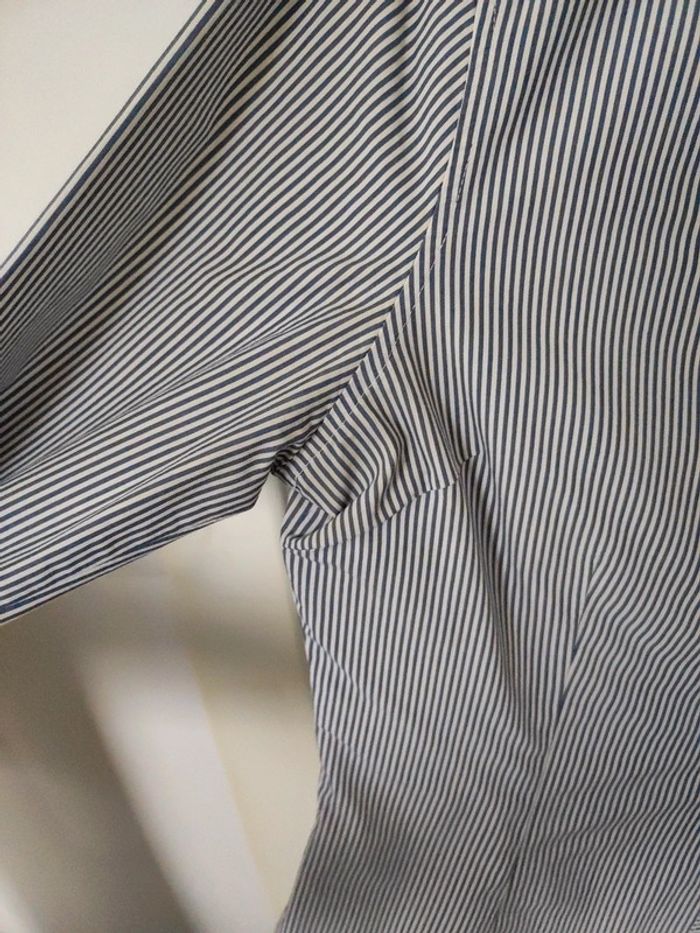 Chemise à rayures. - photo numéro 3