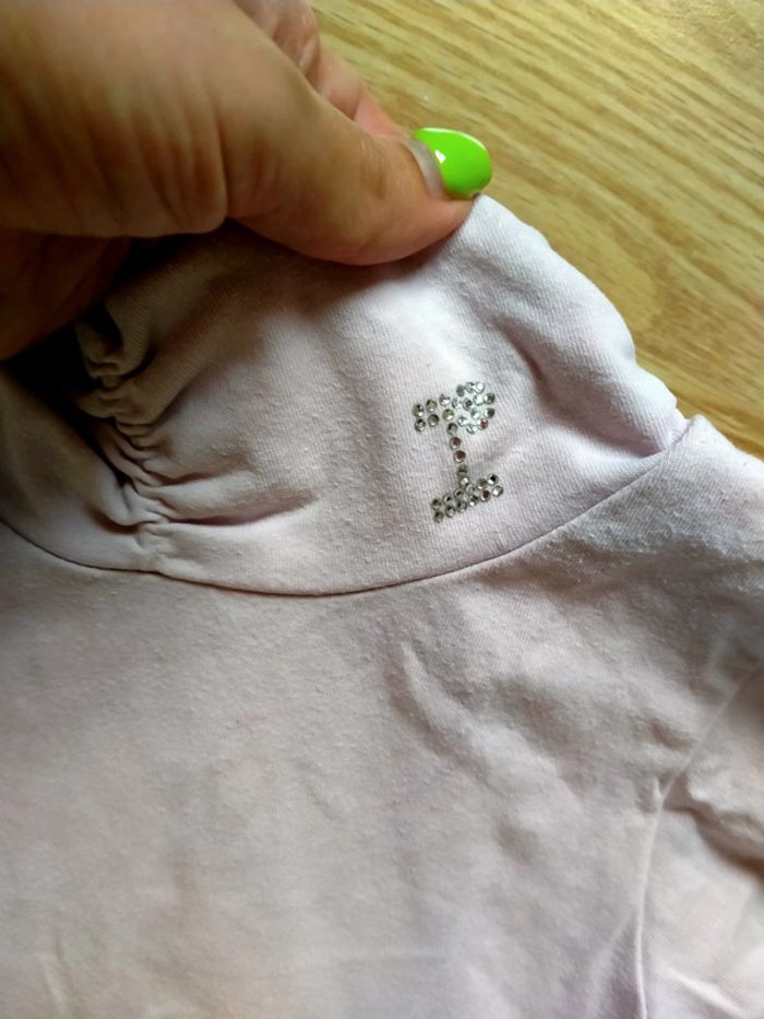 Sous pull rose. Strass
Taille 4 ans - photo numéro 4