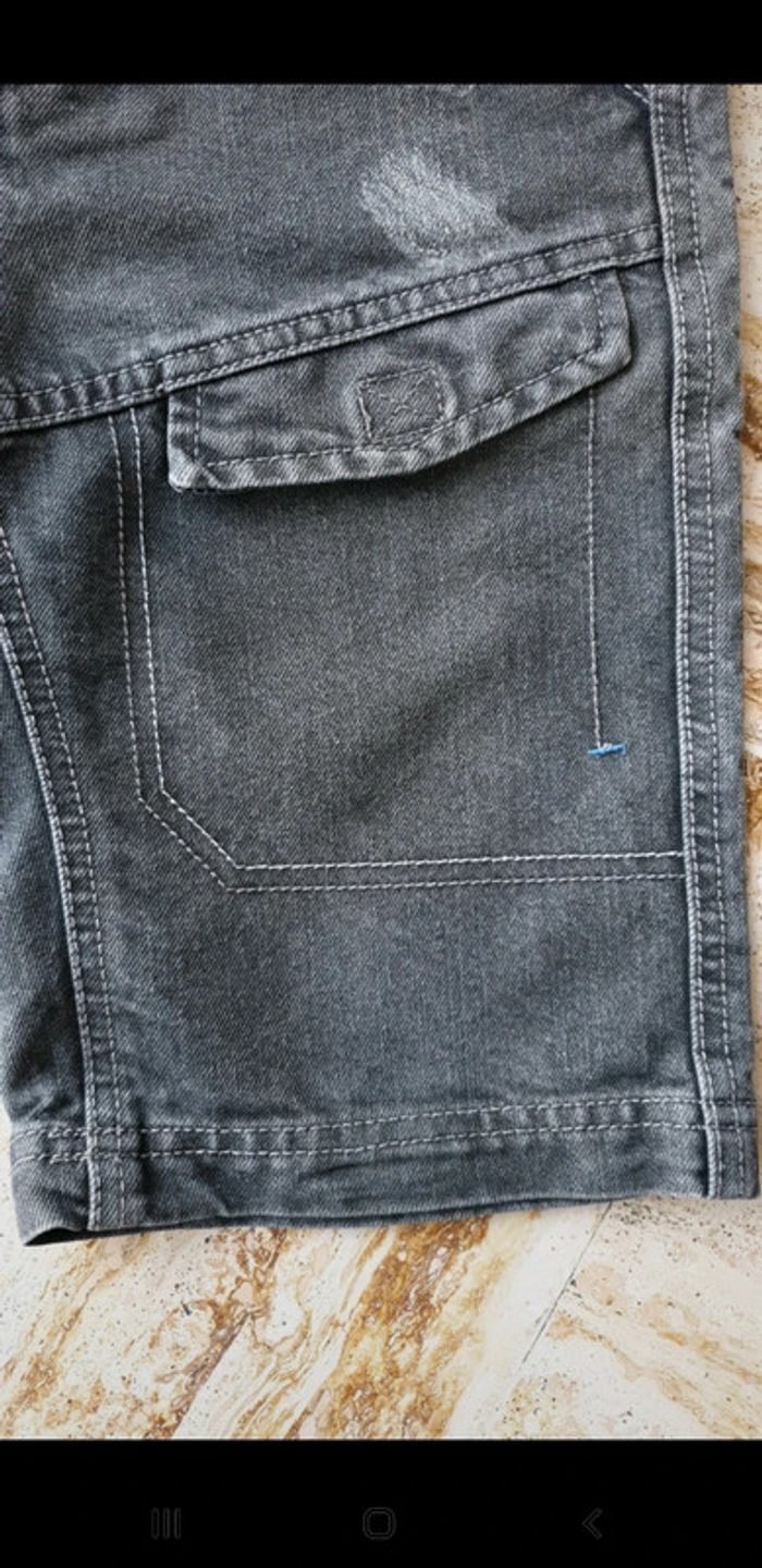 Bermuda ou short 8 ans - photo numéro 6