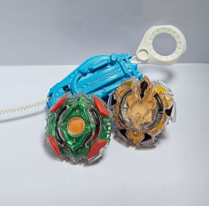 Lot Toupies Beyblade Burst