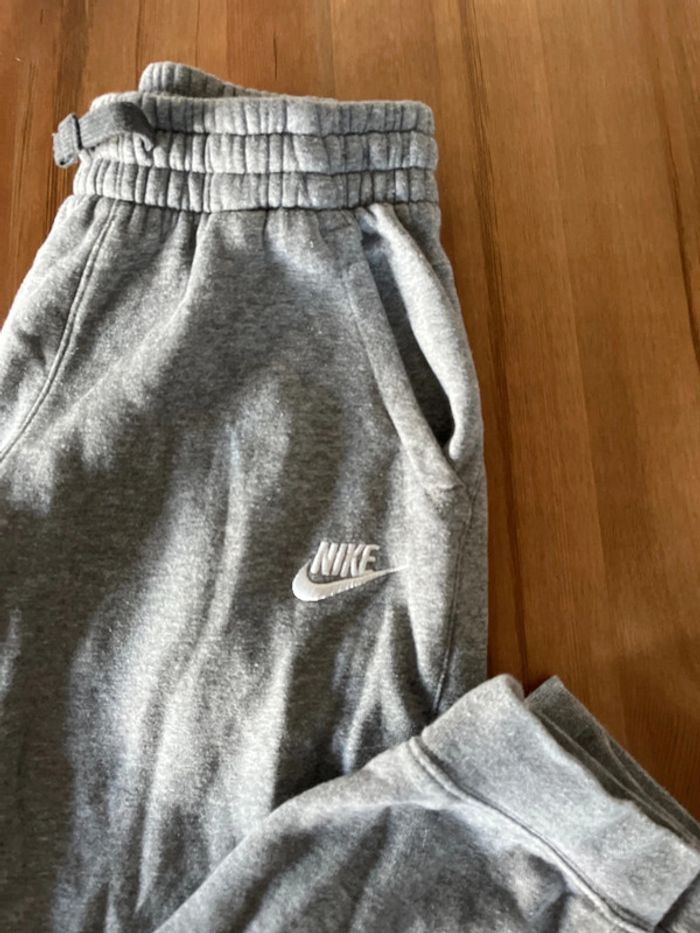Jogging gris Nike garçon taille M 137-147 cm - photo numéro 2