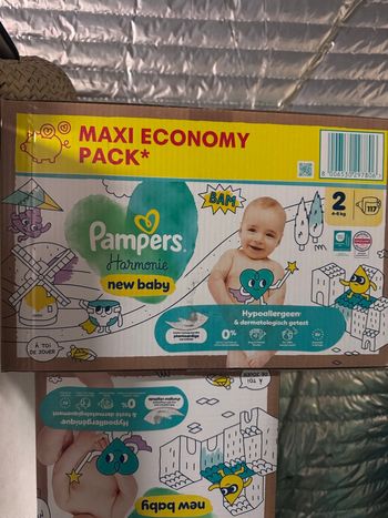 Couche taille 2  Pampers