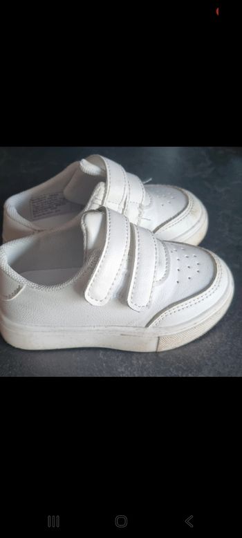 Chaussures baskets blanches  21 et 22