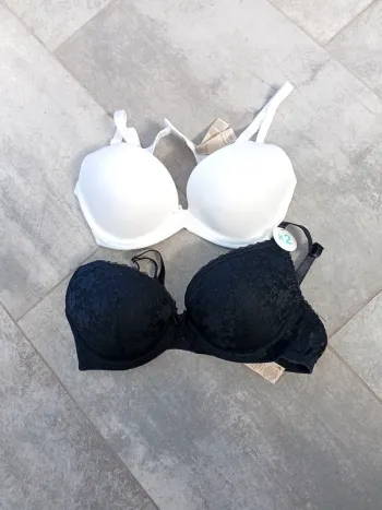 Lot de 2 soutien gorge neufs