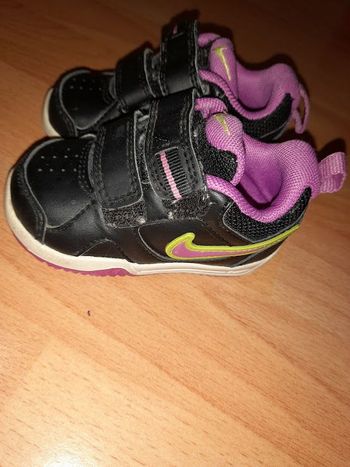 basket bébé fille taille 19 (nike)