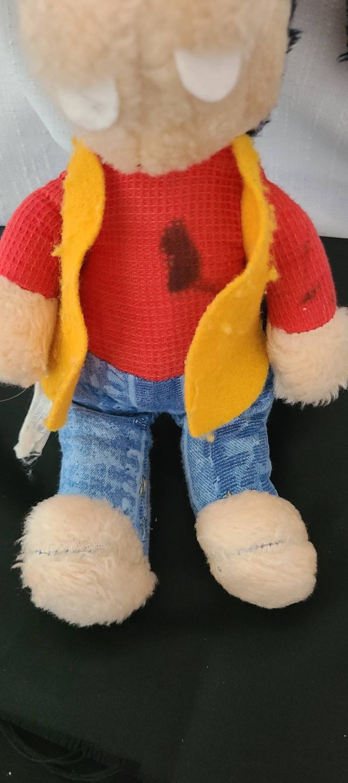peluche années 80 loufoque rare vintage gilet jaune & chemise et jeans rouges ! Disney Plushy - photo numéro 6