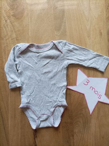 Body gris et rose 3 mois