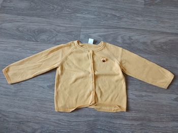 Gilet 23 mois parfait état