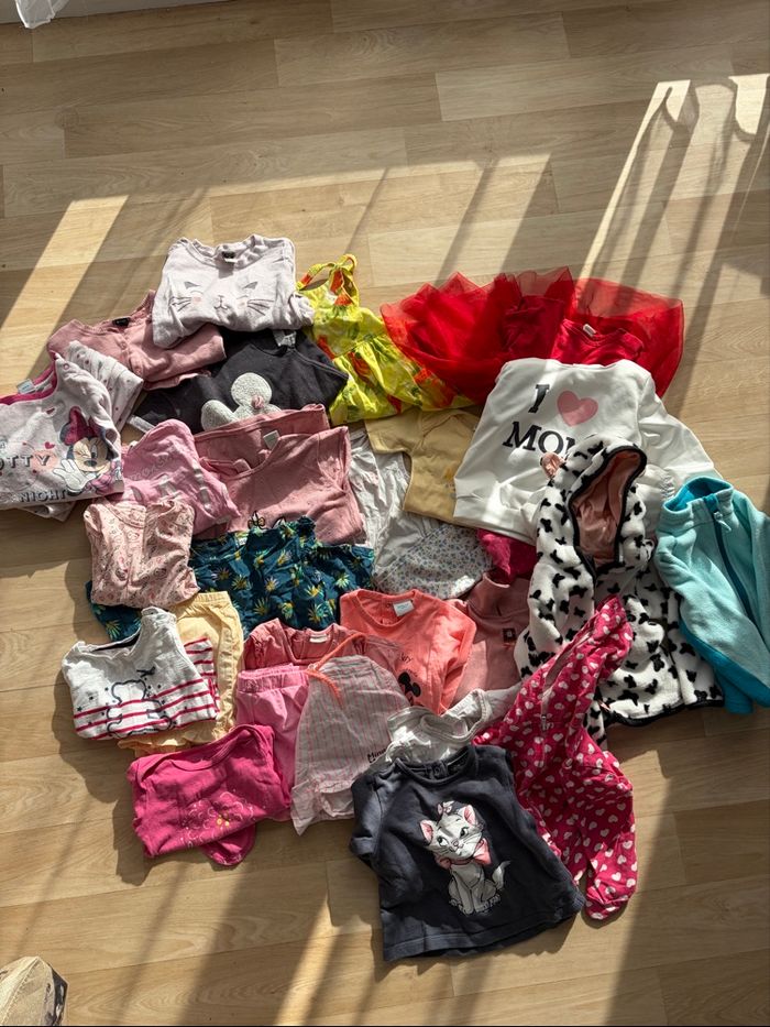 Lot vêtement fille 18 mois - 31 pièces