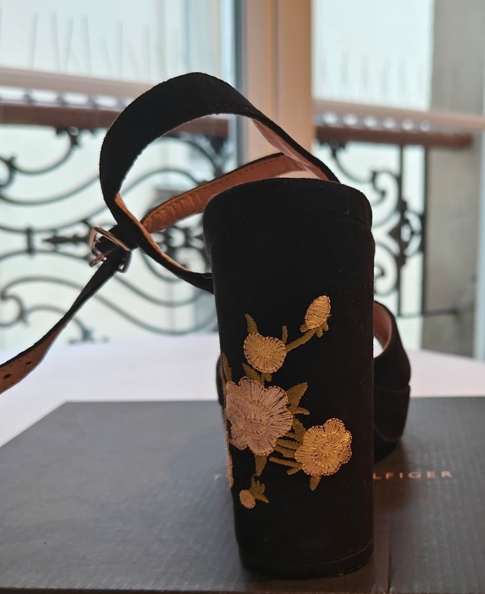 Sandales à talons Anna Field. En très bon état. Pointure 39 - photo numéro 3