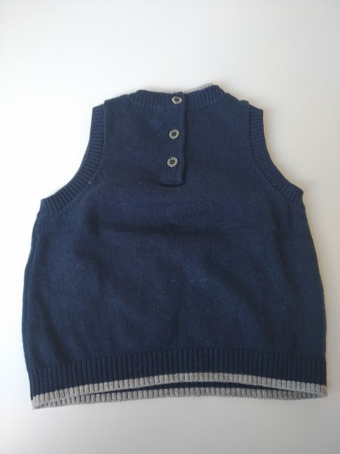 Lot de 2 gilets et un pull sans manche 6 mois - photo numéro 8