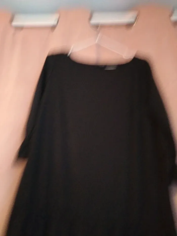 Robe noire - photo numéro 2