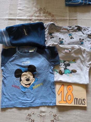 Lot Disney Mickey 18 mois