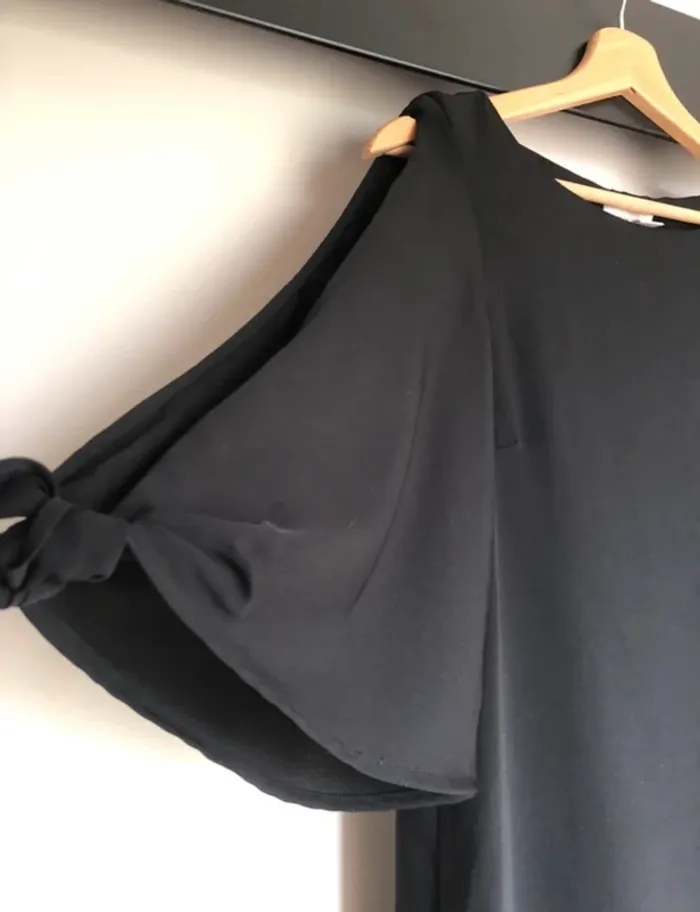 Petite robe noire, bras dénudés, H&M 34 - photo numéro 3