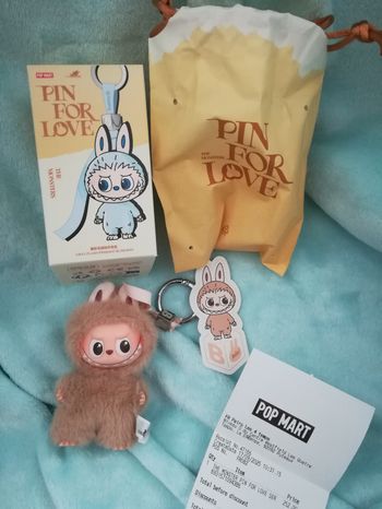 Labubu pin for love lettre B