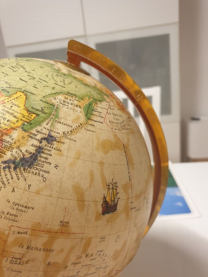 Globe terrestre lumineux - photo numéro 2