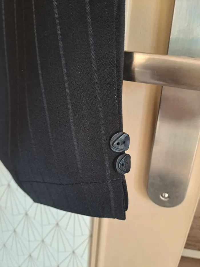 Pantalon femme noir rayé brillant habillé comme neuf T6 = 46 - photo numéro 5