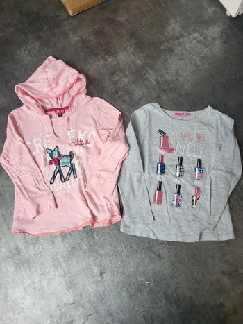 Lot 2 t-shirts manches longues fille 4 ans très bon état