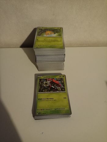 Lot 230 cartes Pokémon